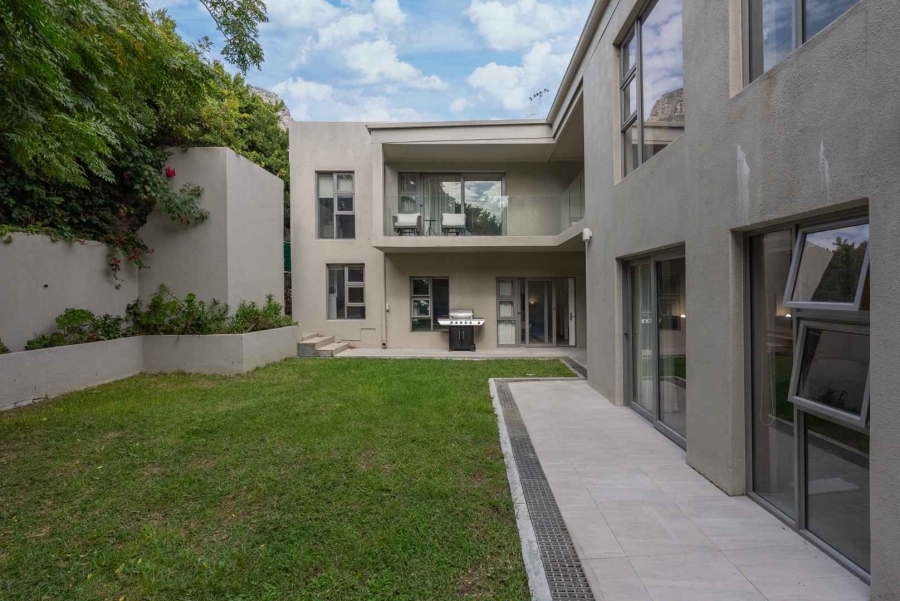 10 Bedroom Property for Sale in Camps Bay Western Cape